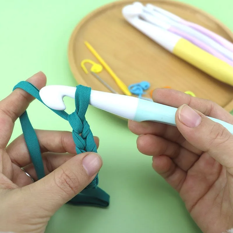 Large Soft-Grip Dual-Color Crochet Hooks - Image 2
