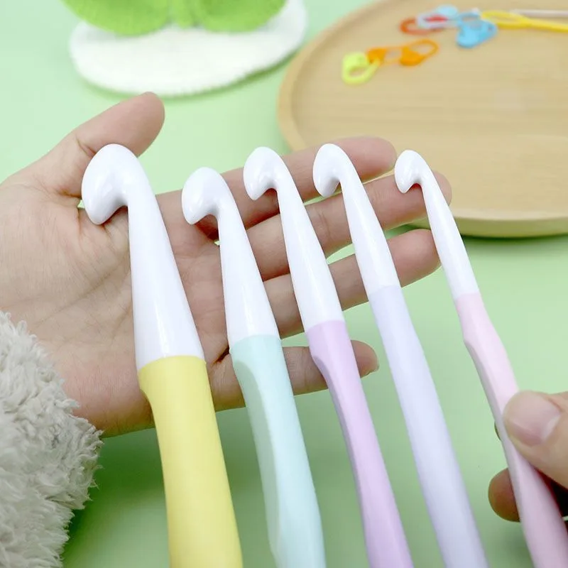 Large Soft-Grip Dual-Color Crochet Hooks - Image 4